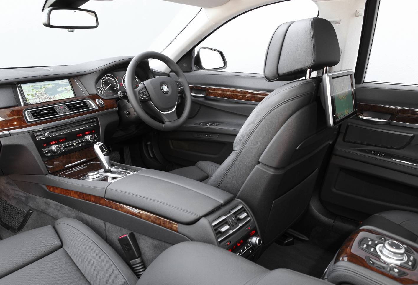 Hire a BMW 7 SERIES